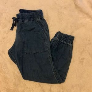 TNA Aritzia Denim Style Jogger Medium Blue Size M